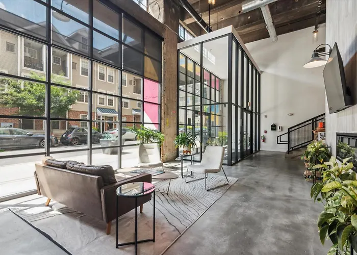 Large Studios, 1Br, Free Parking Gym, Game Room